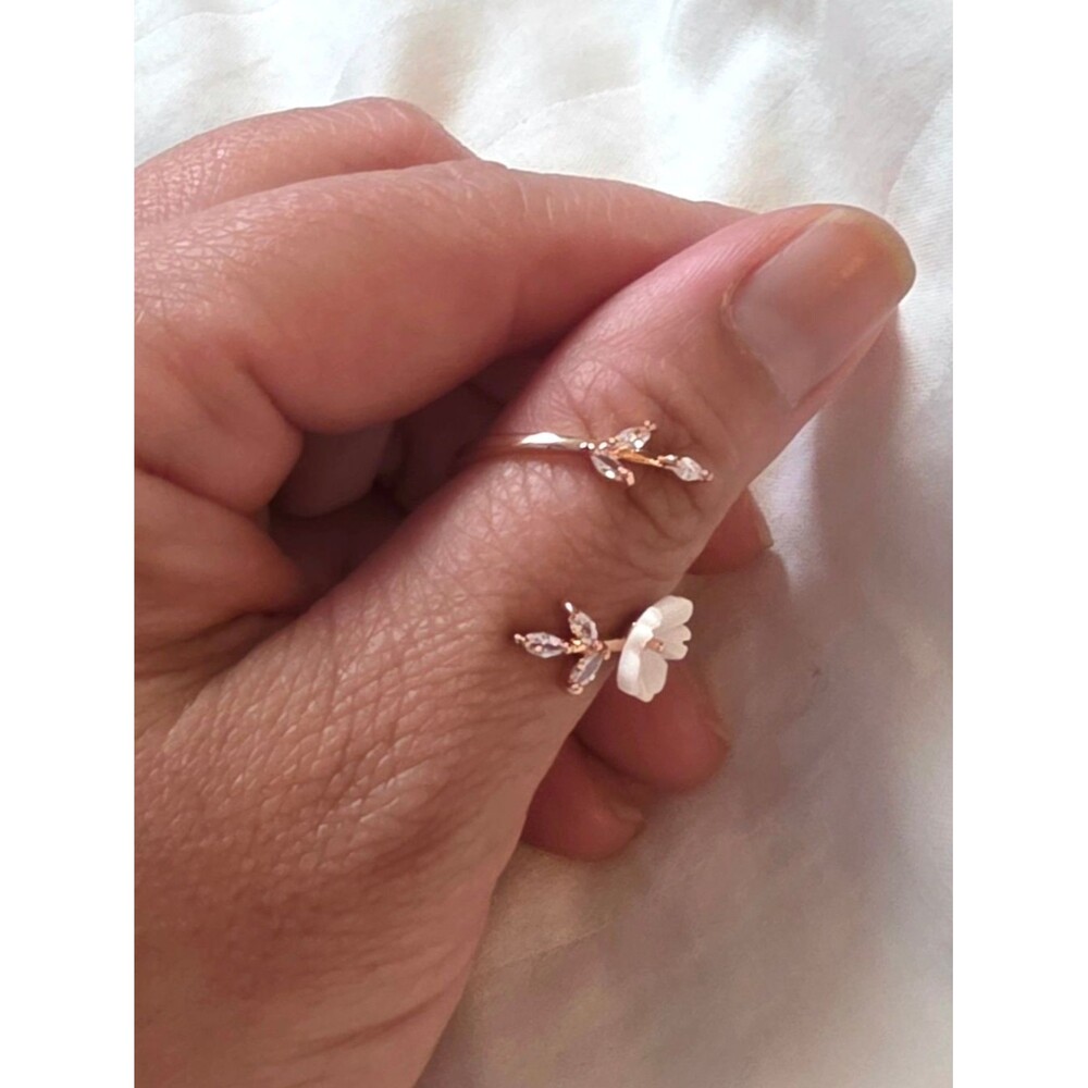 💎NEW💎 GOLD PLATED CHERRY BLOSSOM RING - Picture 8 of 11